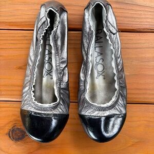 Ballasox by Corso Como Flats, Metallic Silver Pewter and Shiny Black Toe Size 9